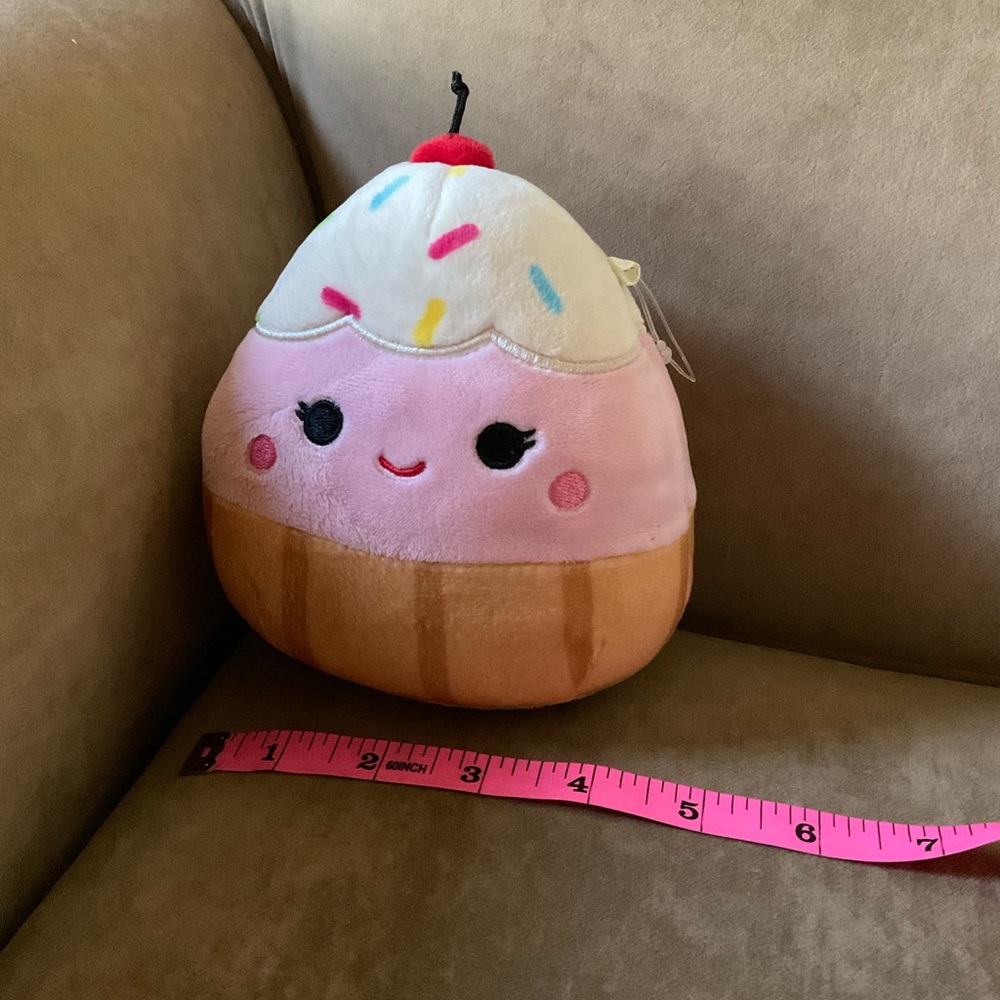 Squishmallows Clara